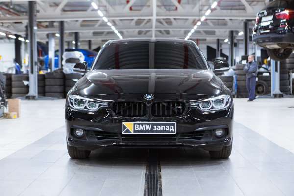 Read more about the article Мультимедиа NBT, М руль и LED приборная панель в BMW F30